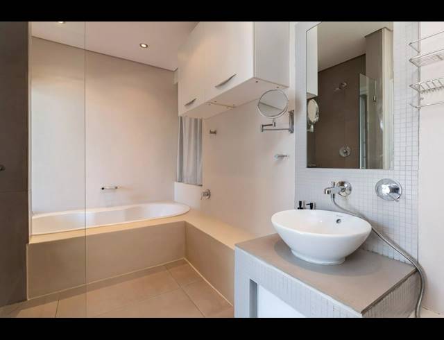1 BEDROOM APARTMENT FOR SALE IN CAPE TOWN CITY CENTRE